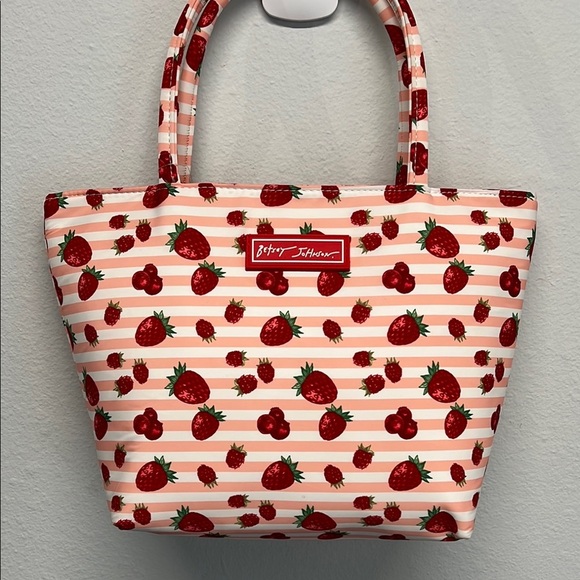 Betsey Johnson Handbags - 🌸 Betsey Johnson Strawberry 🍓 & Pink Striped Insulated Lunch Bag